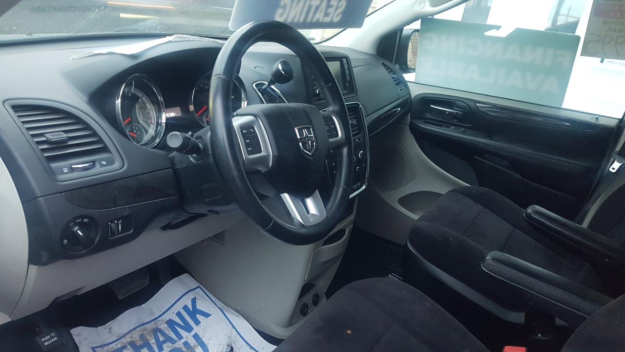 2014 Dodge Grand Caravan SXT Photo