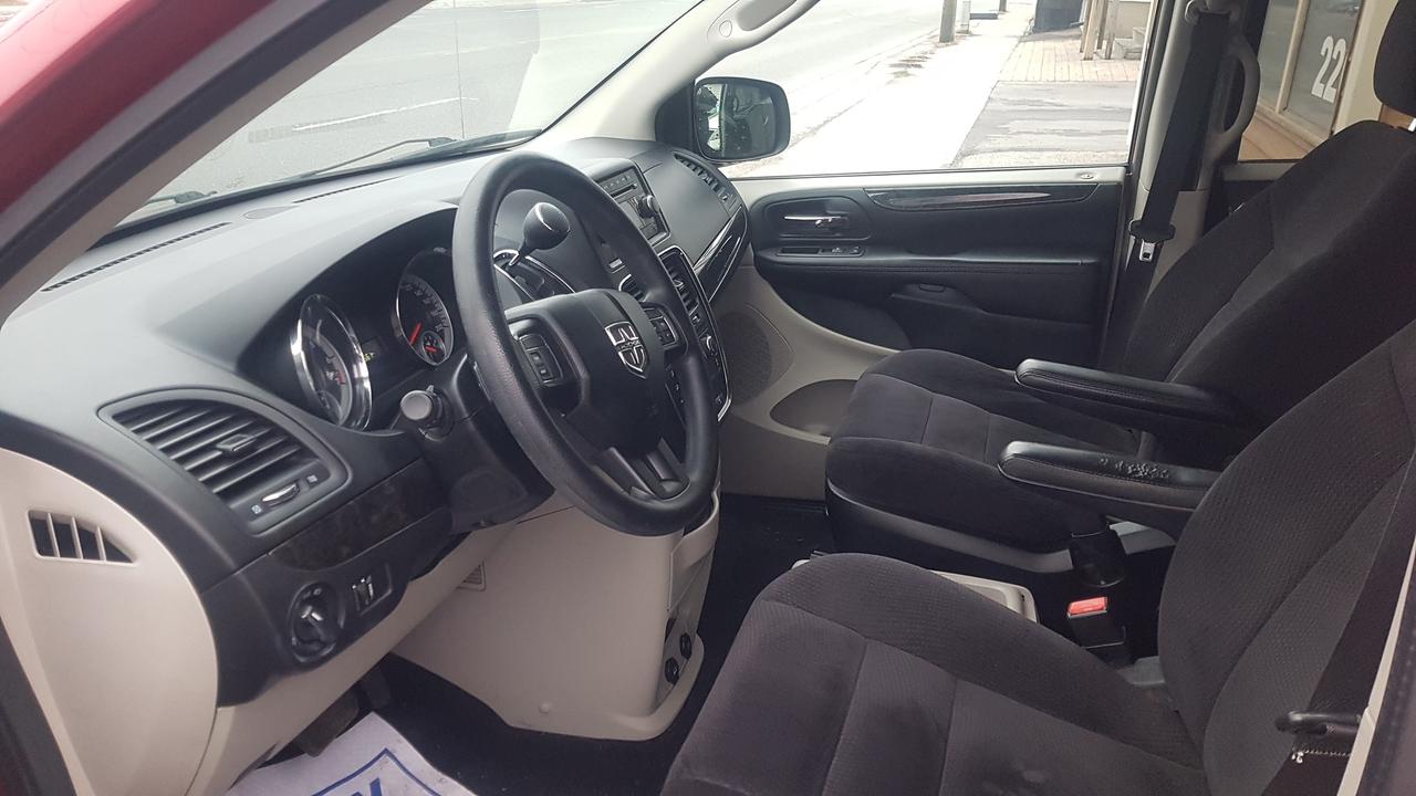 2014 Dodge Grand Caravan SXT Photo