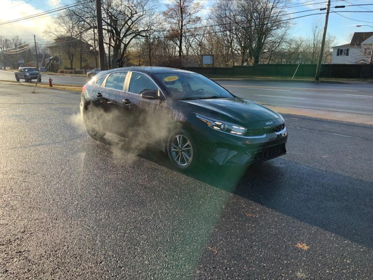 2022 Kia Forte5 EX Photo3