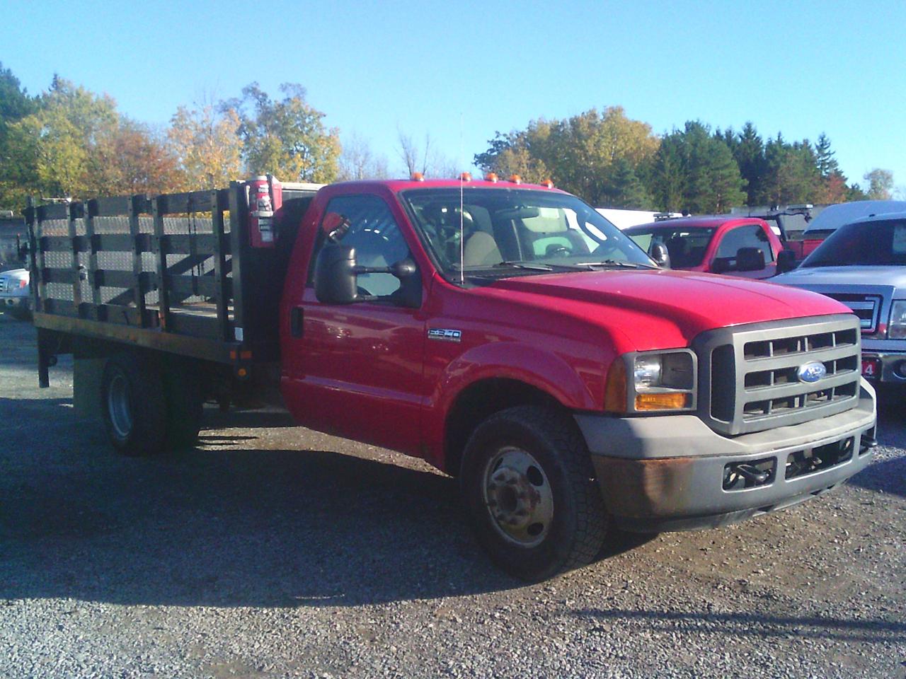 2005 Ford F-350 Reg Cab SuperDuty 165 WB XL - Photo #4