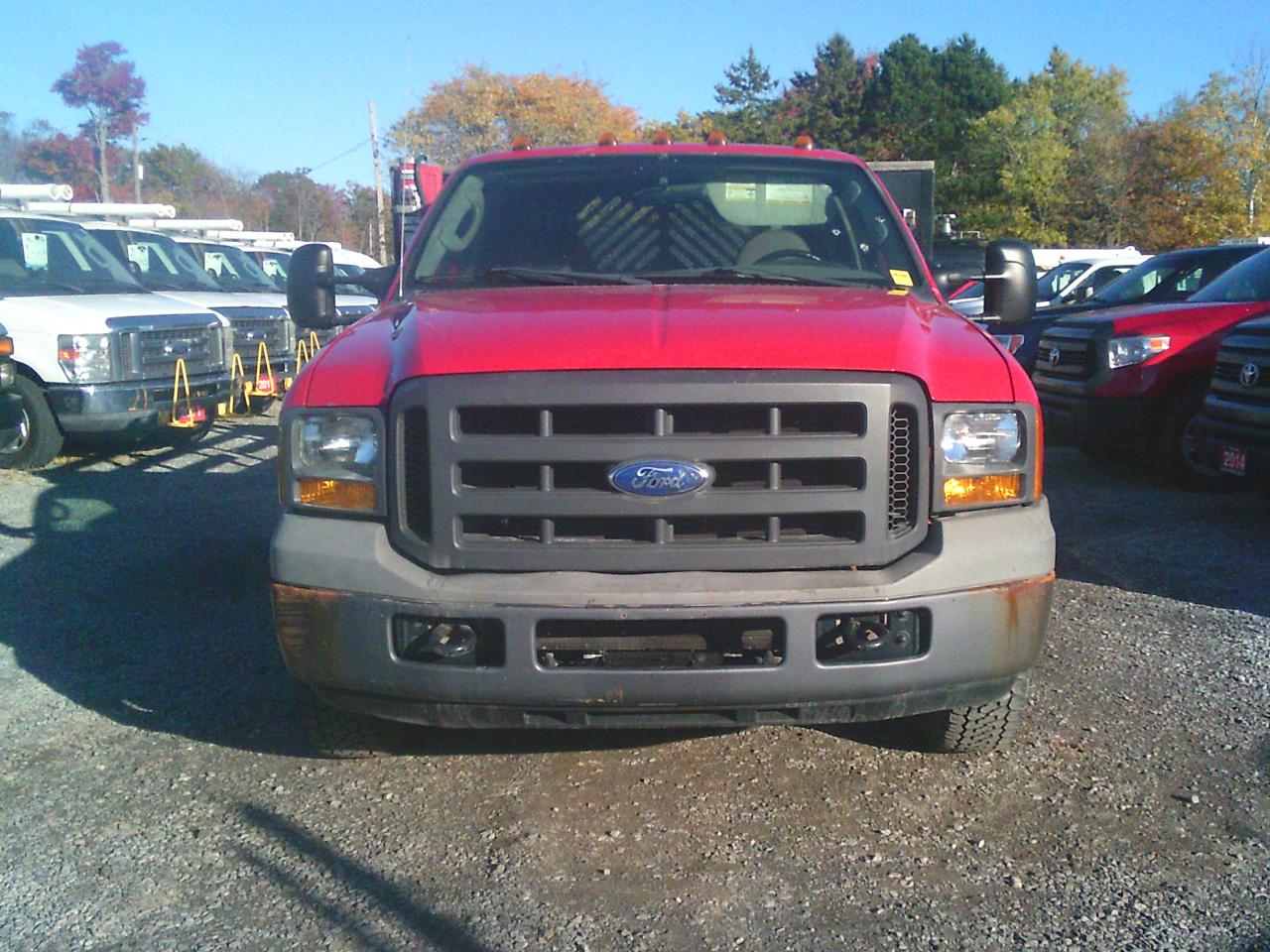 2005 Ford F-350 Reg Cab SuperDuty 165 WB XL - Photo #3