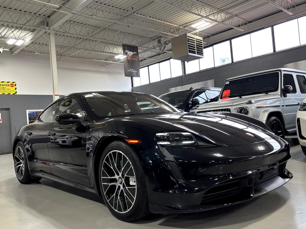 2020 Porsche Taycan Turbo|LOADED|NO LUX TAX|PREMIUMPKG|REDLEATHER|NAV| - Photo #2