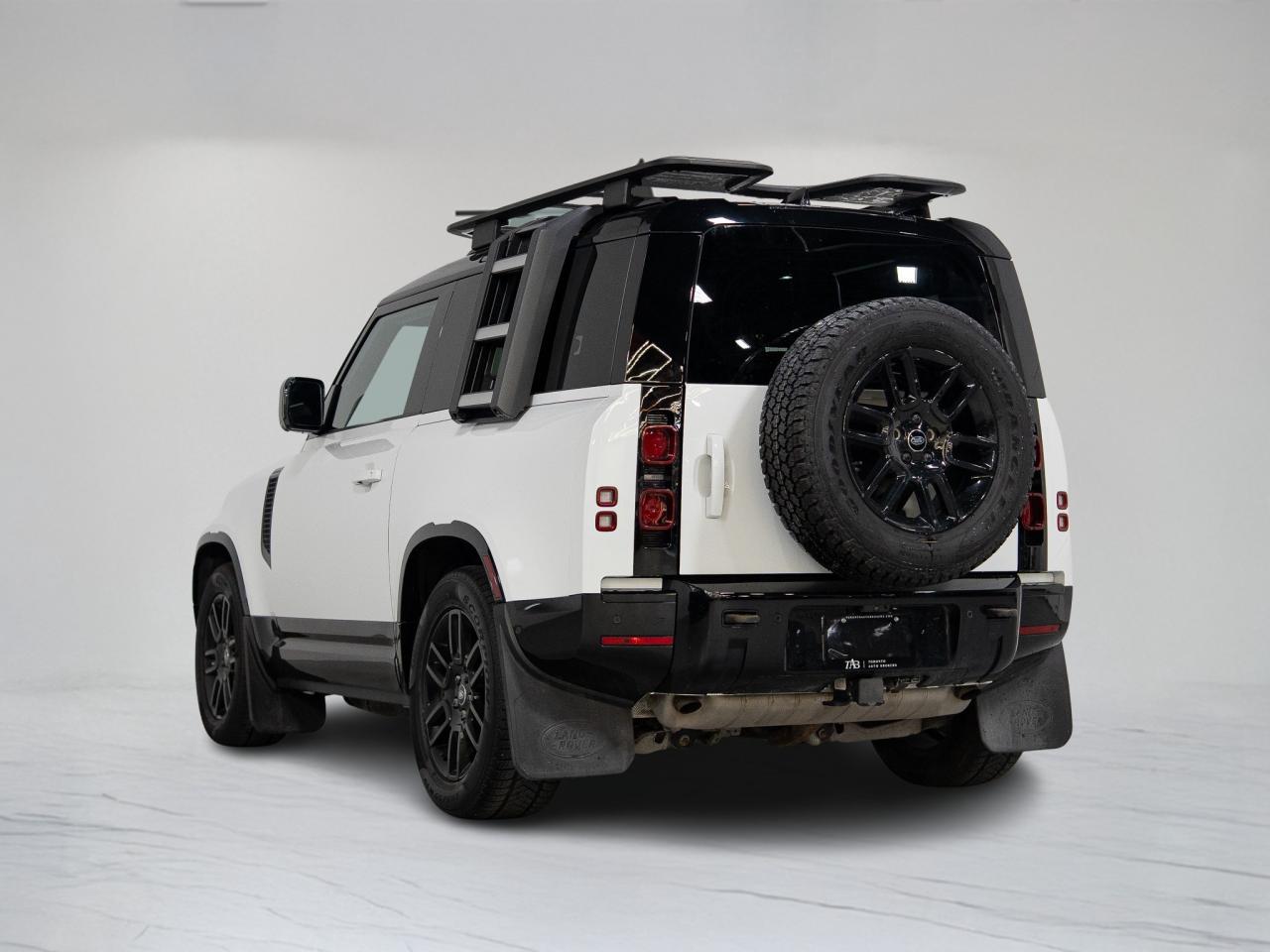 2023 Land Rover Defender P400 | 90 | X-DYNAMIC | MERIDIAN | PANO Photo