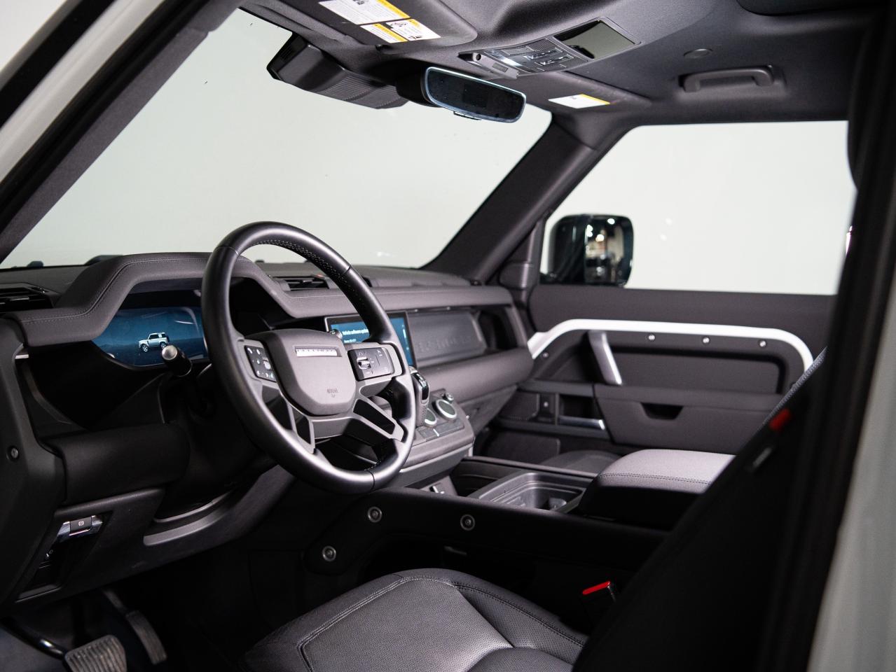 2023 Land Rover Defender P400 | 90 | X-DYNAMIC | MERIDIAN | PANO Photo