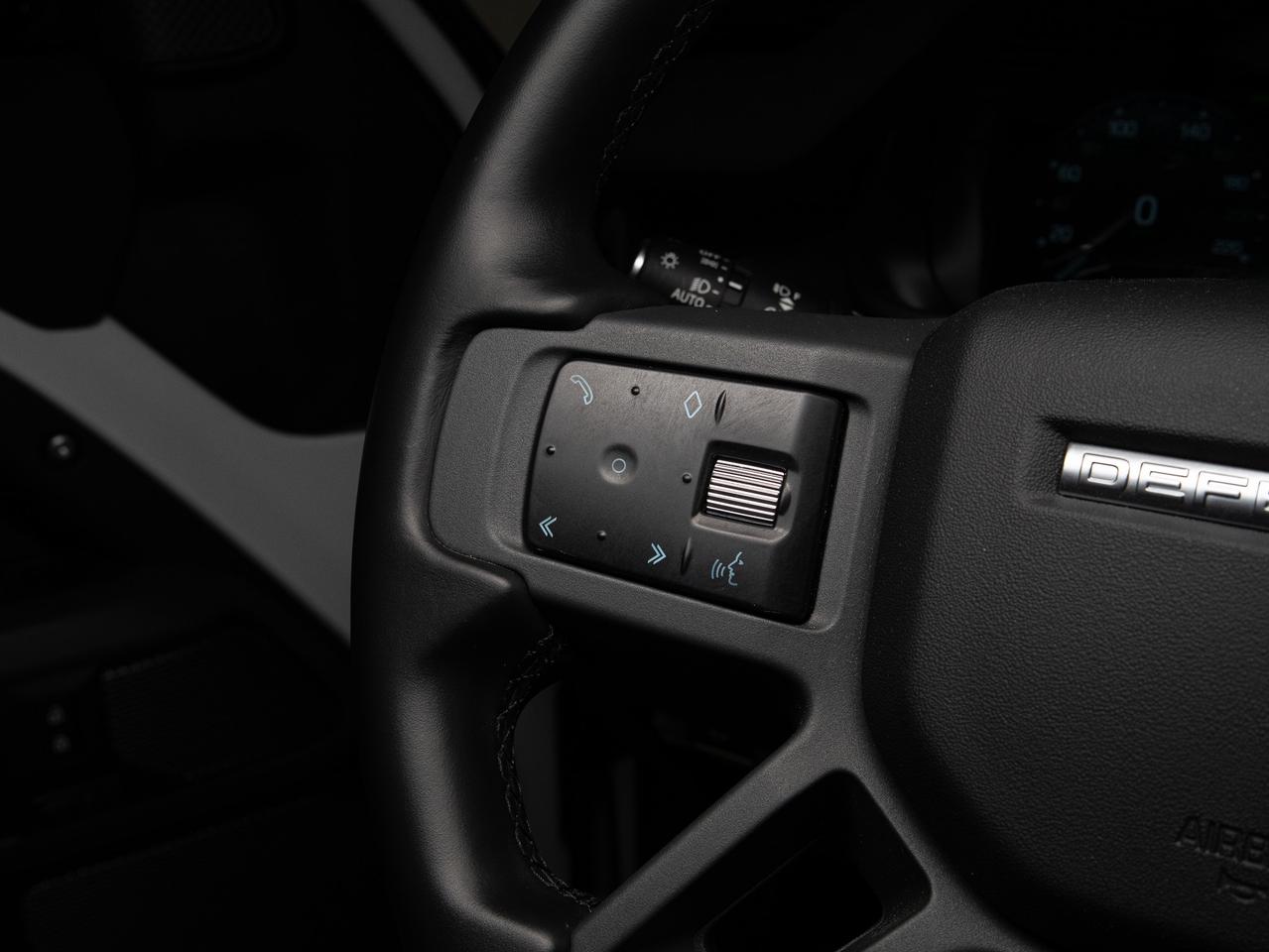 2023 Land Rover Defender P400 | 90 | X-DYNAMIC | MERIDIAN | PANO Photo