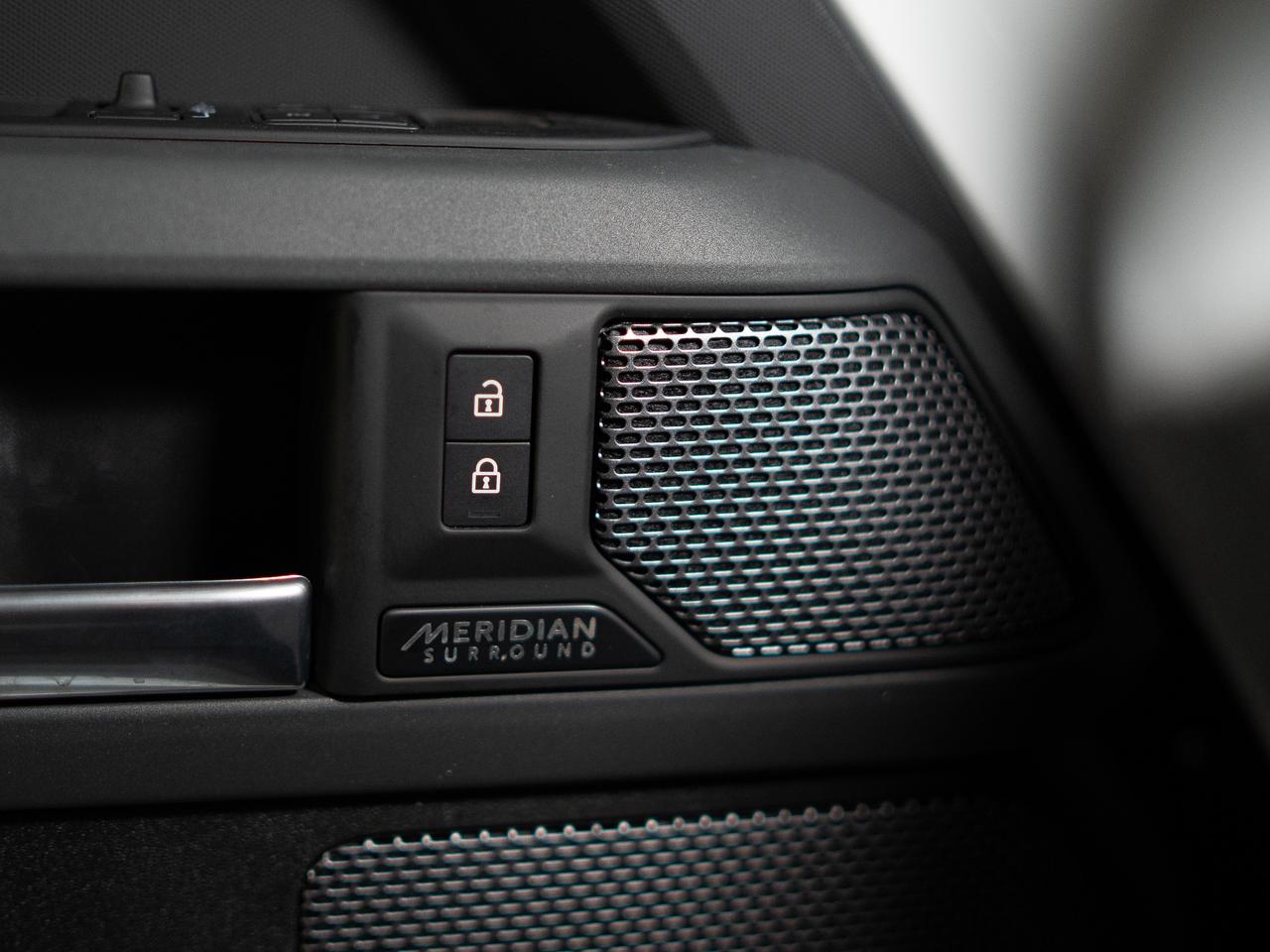 2023 Land Rover Defender P400 | 90 | X-DYNAMIC | MERIDIAN | PANO Photo