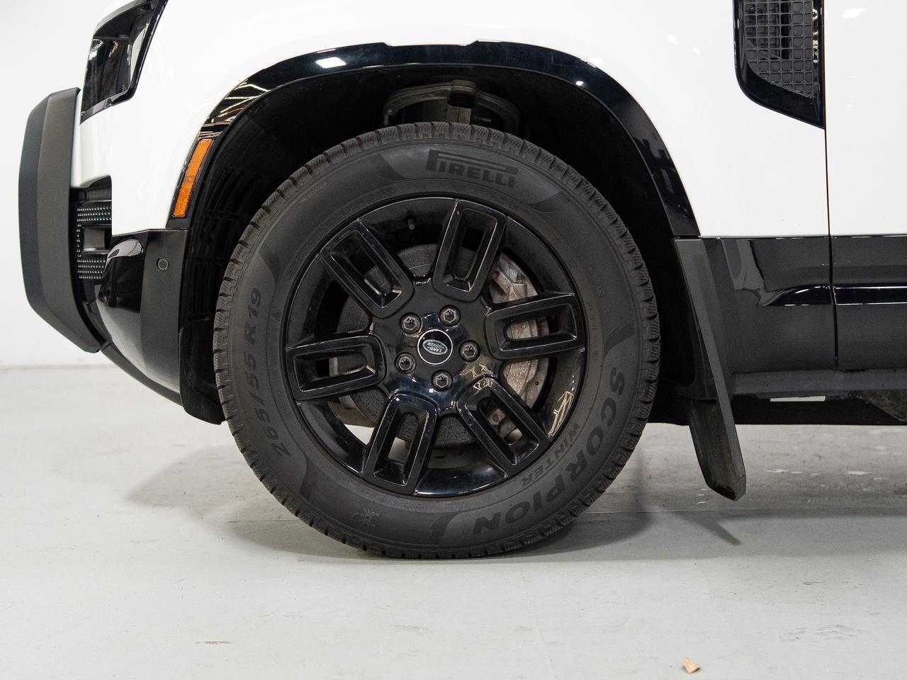 2023 Land Rover Defender P400 | 90 | X-DYNAMIC | MERIDIAN | PANO Photo