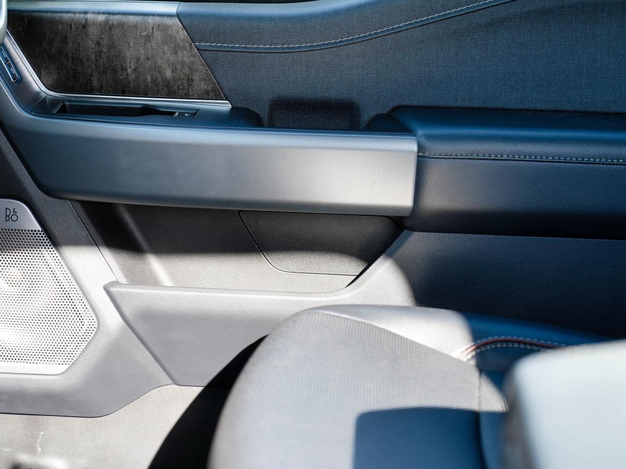 2023 Ford F-150 LARIAT 4X4 | CHROME PKG | LEATHER | WOWZERS! Photo