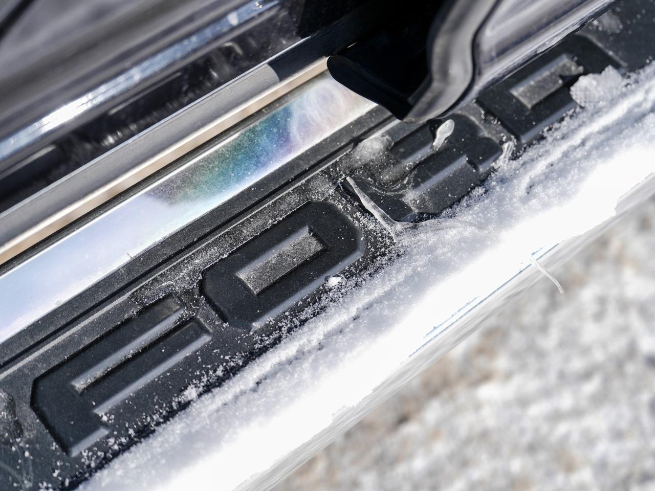 2023 Ford F-150 LARIAT 4X4 | CHROME PKG | LEATHER | WOWZERS! Photo