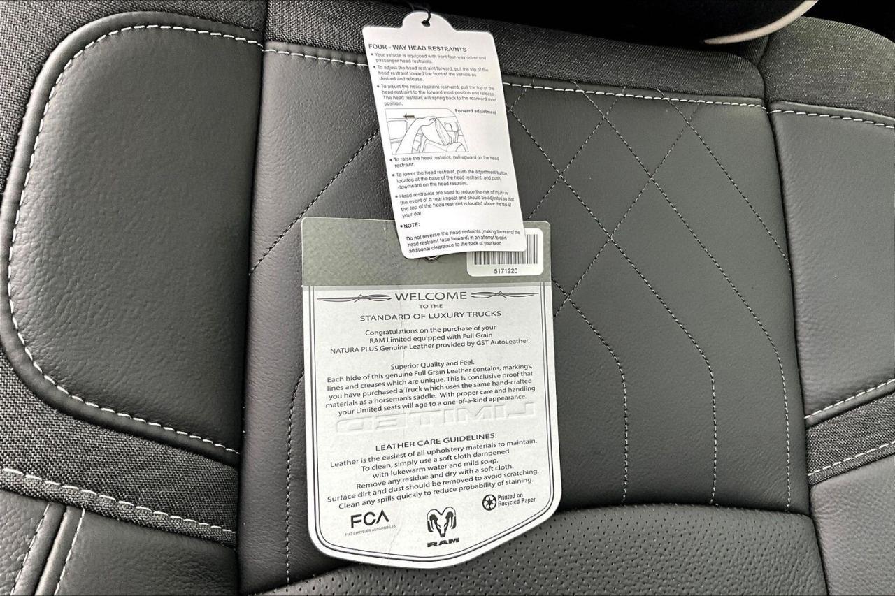 2025 RAM 3500 Limited Dually | Max Tow | 5th Wheel Hitch | 4X4 Photo4