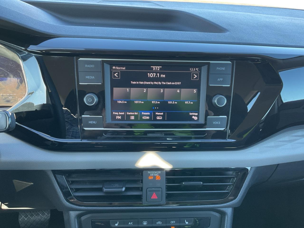 2022 Volkswagen Taos 1.5L Fully Certified! Ready for Your Driveway! Photo