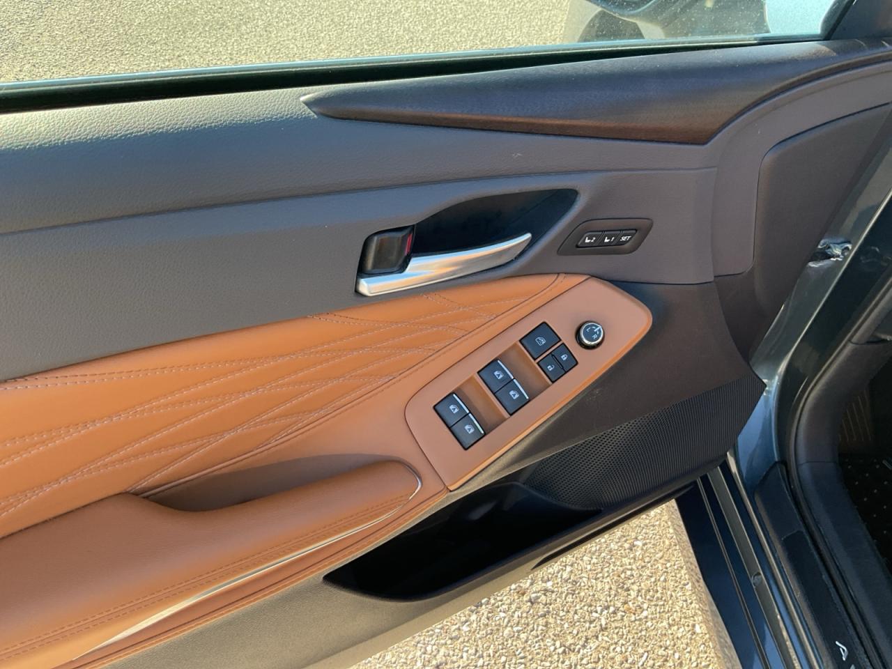 2021 Toyota Avalon 2.5L Leather! Sunroof! Loaded! Certified! Photo