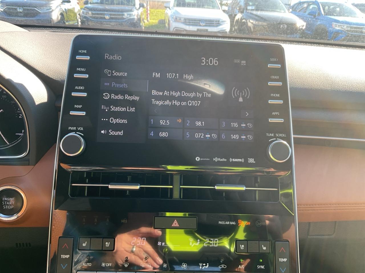 2021 Toyota Avalon 2.5L Leather! Sunroof! Loaded! Certified! Photo