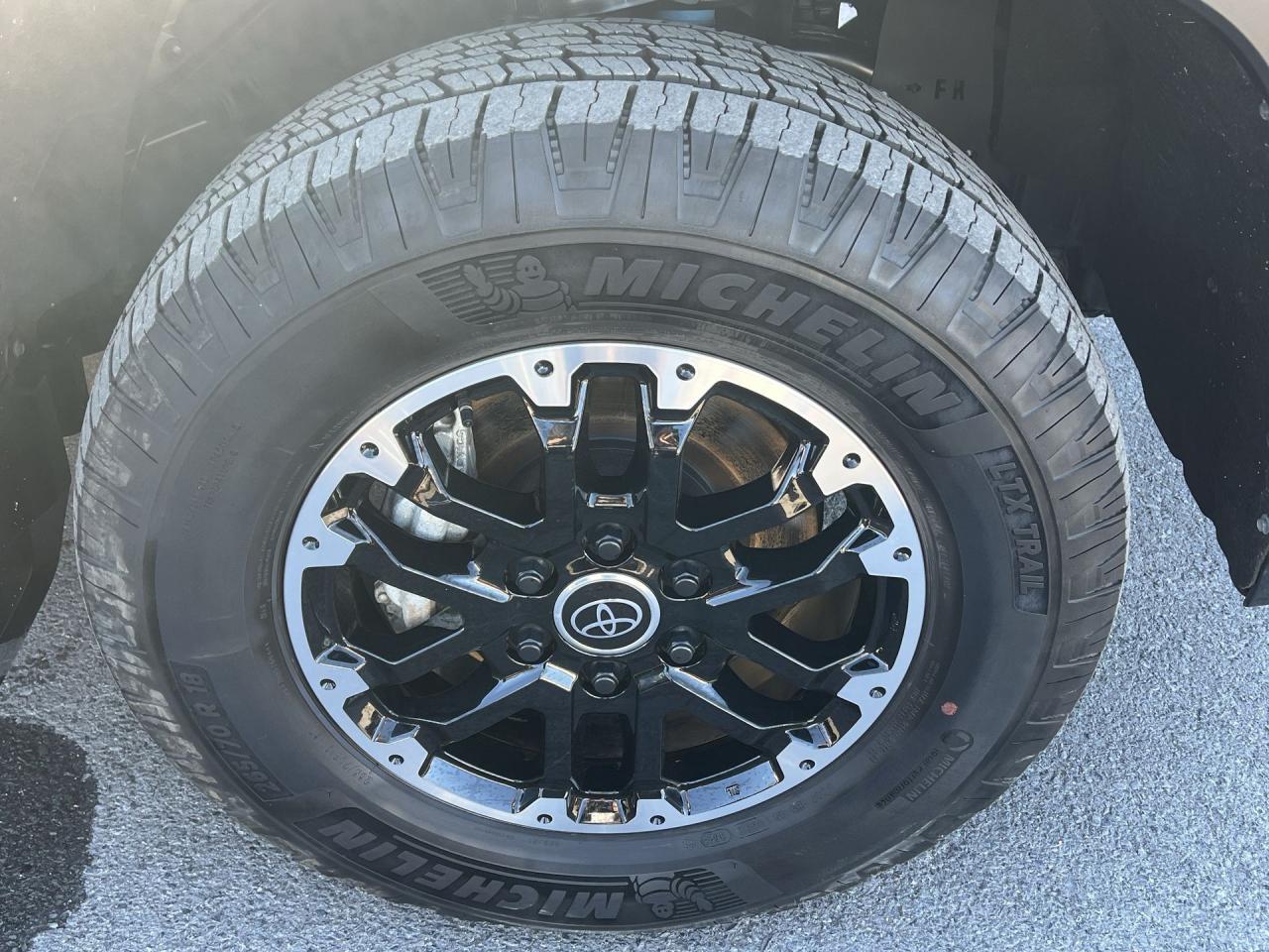 2024 Toyota Tundra TRD-OFF ROAD 4X4 |CREW |HTD SEATS|CARPLAY|TOW PKG Photo