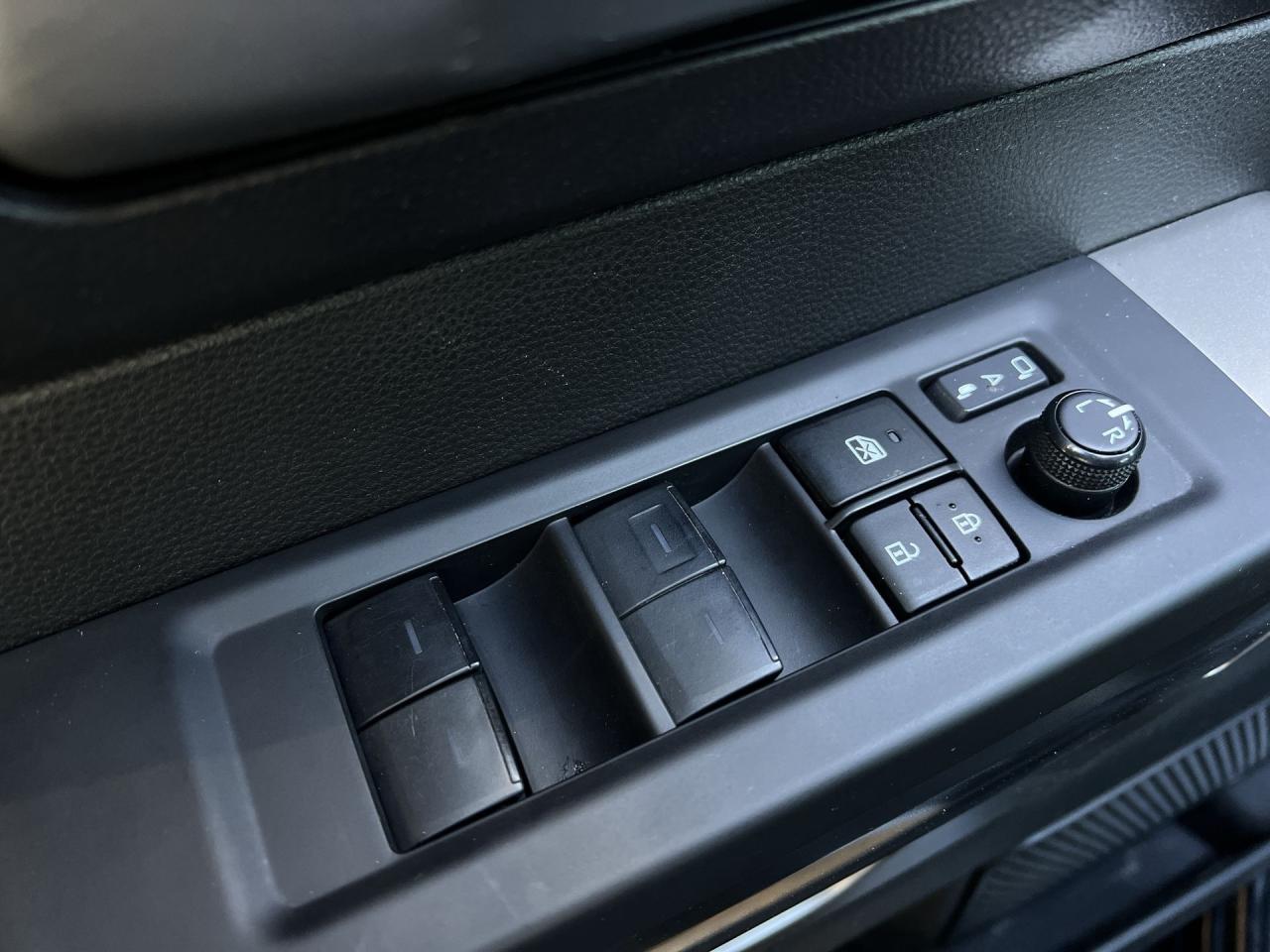 2024 Toyota Tundra TRD-OFF ROAD 4X4 |CREW |HTD SEATS|CARPLAY|TOW PKG Photo