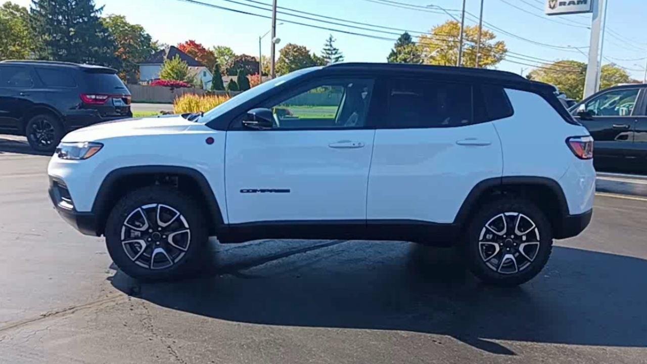 2025 Jeep Compass DRIVER ASSIST GROUP / SUN SOUND NAV GROUP Photo4