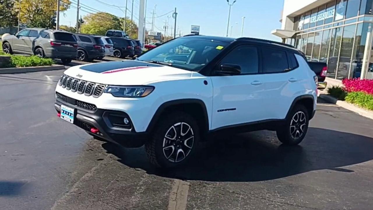 2025 Jeep Compass DRIVER ASSIST GROUP / SUN SOUND NAV GROUP Photo3