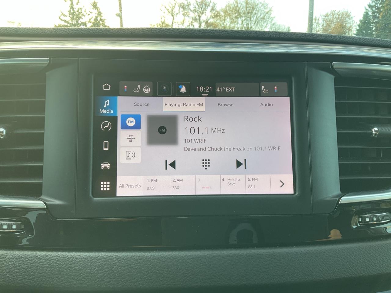 2024 Dodge Grand Caravan POWER DOORS / ANDROID APPLE CARPLAY / HTD SEATS Photo