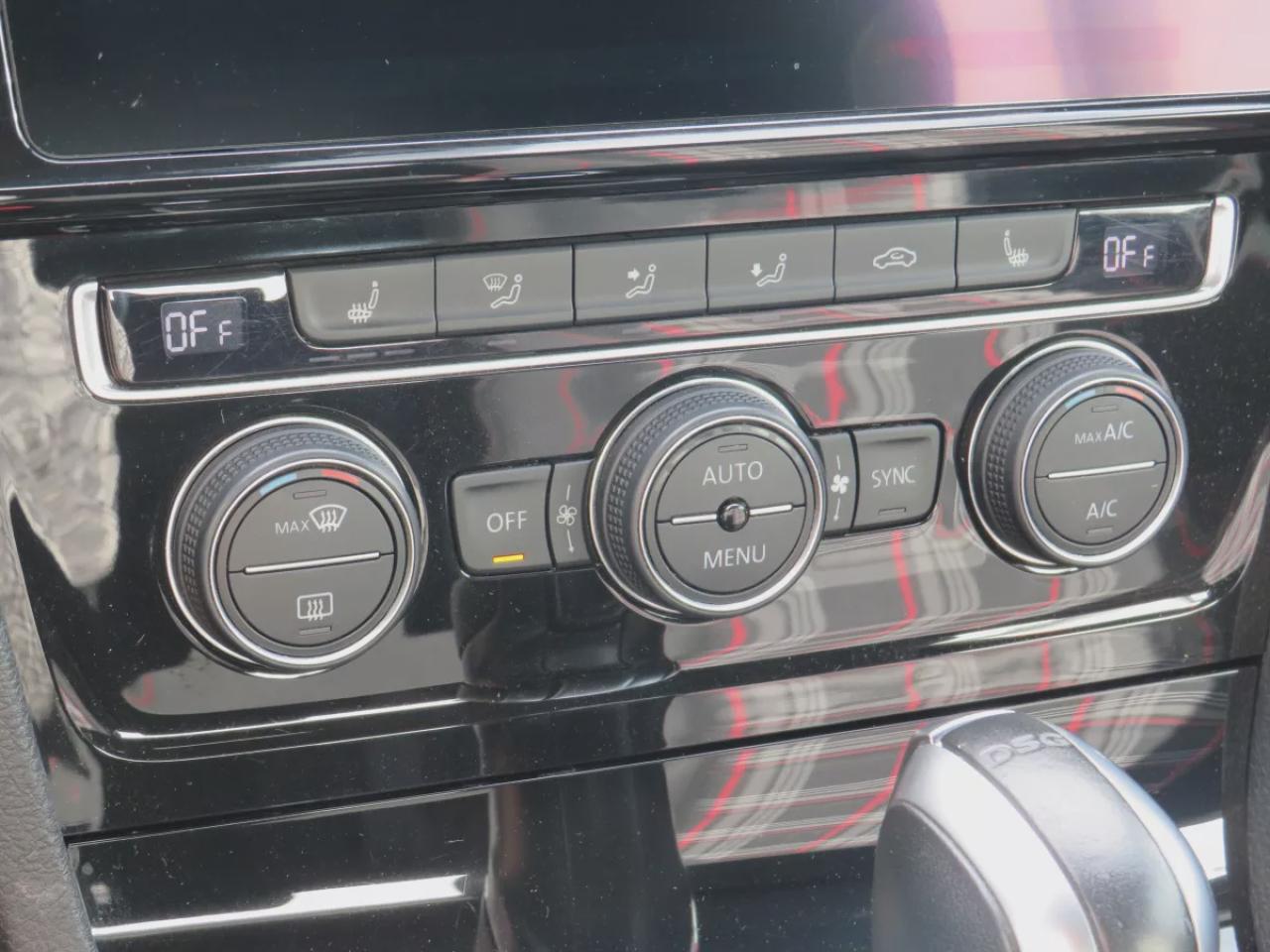 2018 Volkswagen Golf GTI Autobahn (**SAFETY/CERTIFIED!!**ALLOY RIMS**FOG LIGHTS**HEATED SEATS**LEATHER WRAPPED STEERING WHEEL WITH RED STITCHING**DIGITAL TOUCHSCREEN**DUAL CLIMATE CONTROL**BLUETOOTH**CRUISE CONTROL**) Photo