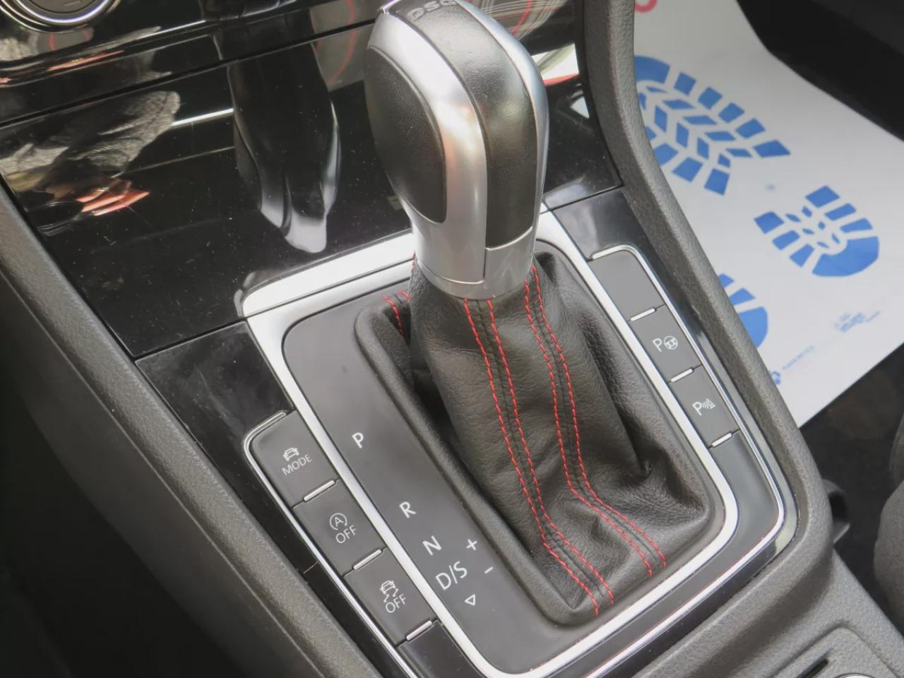 2018 Volkswagen Golf GTI Autobahn (**SAFETY/CERTIFIED!!**ALLOY RIMS**FOG LIGHTS**HEATED SEATS**LEATHER WRAPPED STEERING WHEEL WITH RED STITCHING**DIGITAL TOUCHSCREEN**DUAL CLIMATE CONTROL**BLUETOOTH**CRUISE CONTROL**) Photo