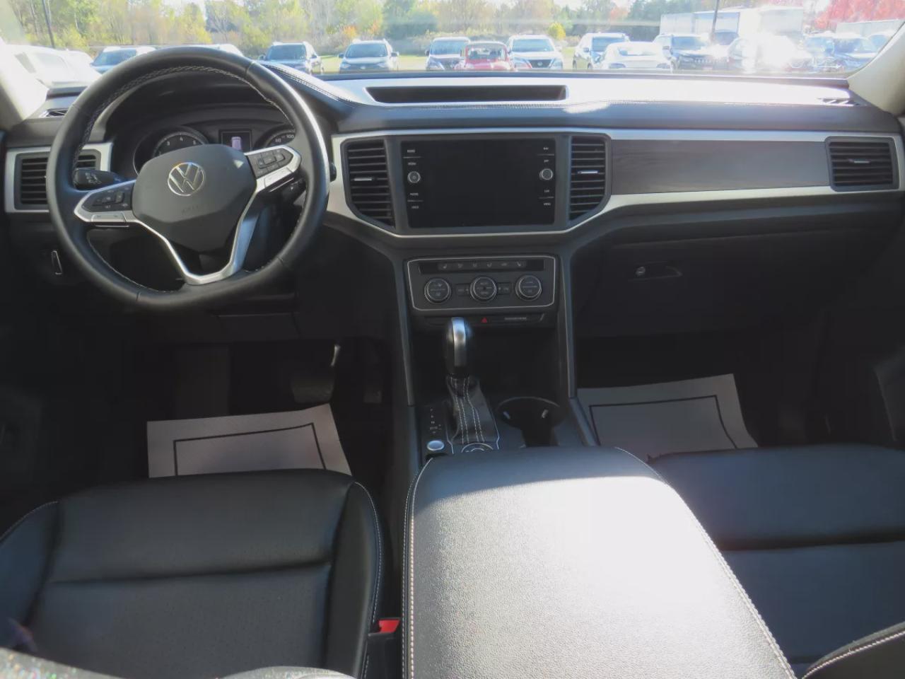 2021 Volkswagen Atlas Comfortline (**CLEAN TITLE/NO ACCIDENTS!!**SAFETY/CERTIFIED!!**AWD**ALLOY RIMS**REMOTE START**NAVIGATION**TRAILER HITCH**PUSH BUTTON START**LEATHER**REVERSE CAMERA**DRIVE MODES**POWER SEATS**POWER TAILGATE**DUAL CLIMATE CONTROL**CUSTOM ATLAS RUBBER MATS** Photo4