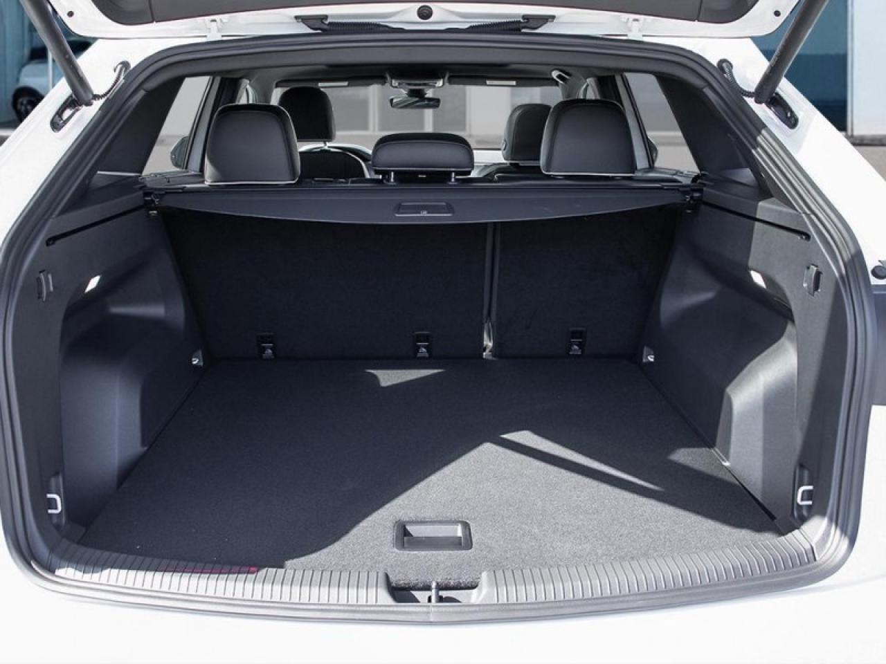 2026 Volkswagen Atlas Cross Sport Execline  - Massaging Seats Photo