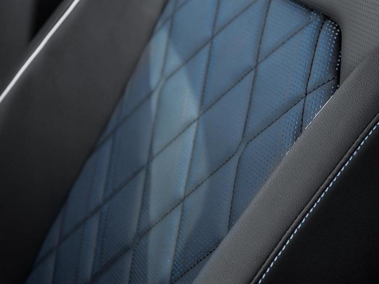 2026 Volkswagen Atlas Cross Sport Execline  - Massaging Seats Photo