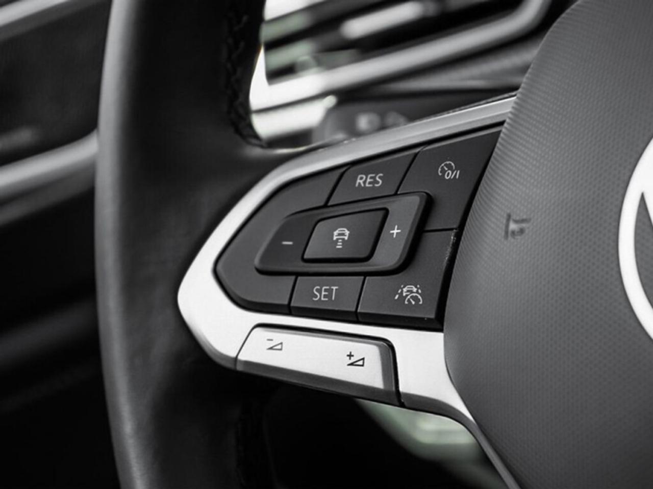 2026 Volkswagen Atlas Cross Sport Execline  - Massaging Seats Photo