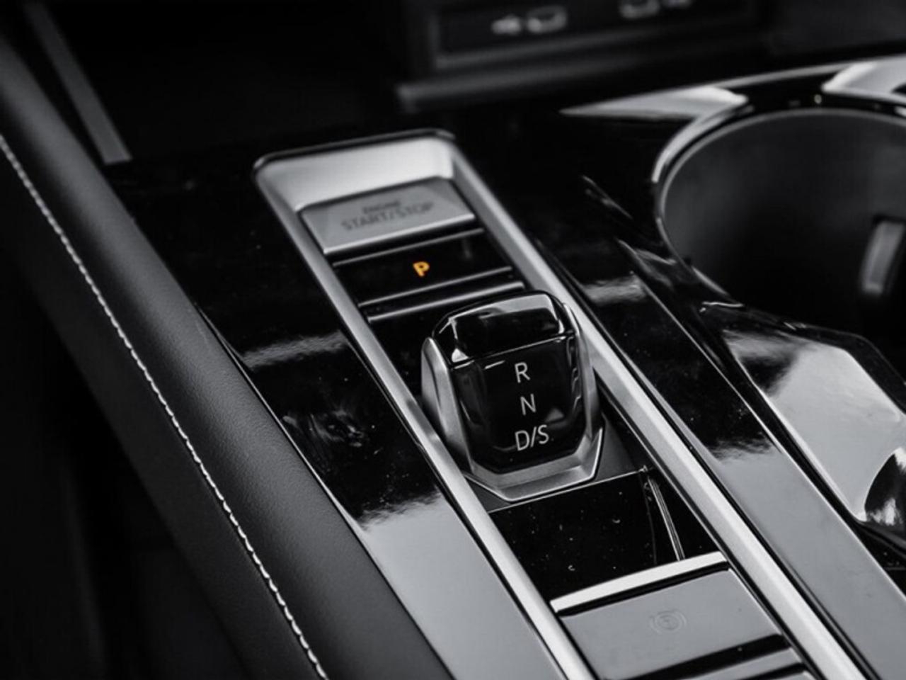 2026 Volkswagen Atlas Cross Sport Execline  - Massaging Seats Photo