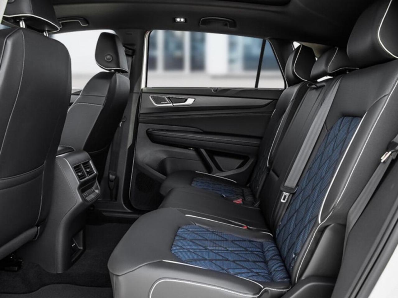 2026 Volkswagen Atlas Cross Sport Execline  - Massaging Seats Photo