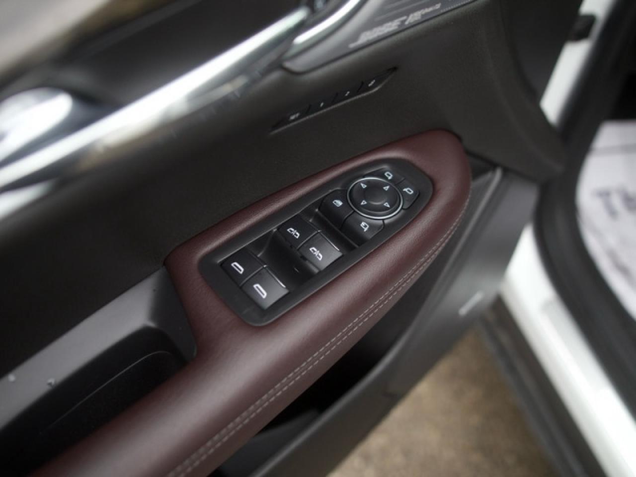 2021 Cadillac XT6 Premium Luxury  **VERY CLEAN - 6 PASS** Photo