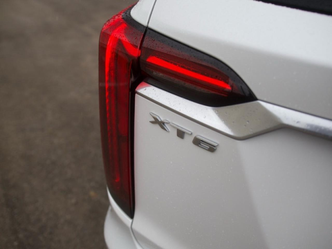 2021 Cadillac XT6 Premium Luxury  **VERY CLEAN - 6 PASS** Photo