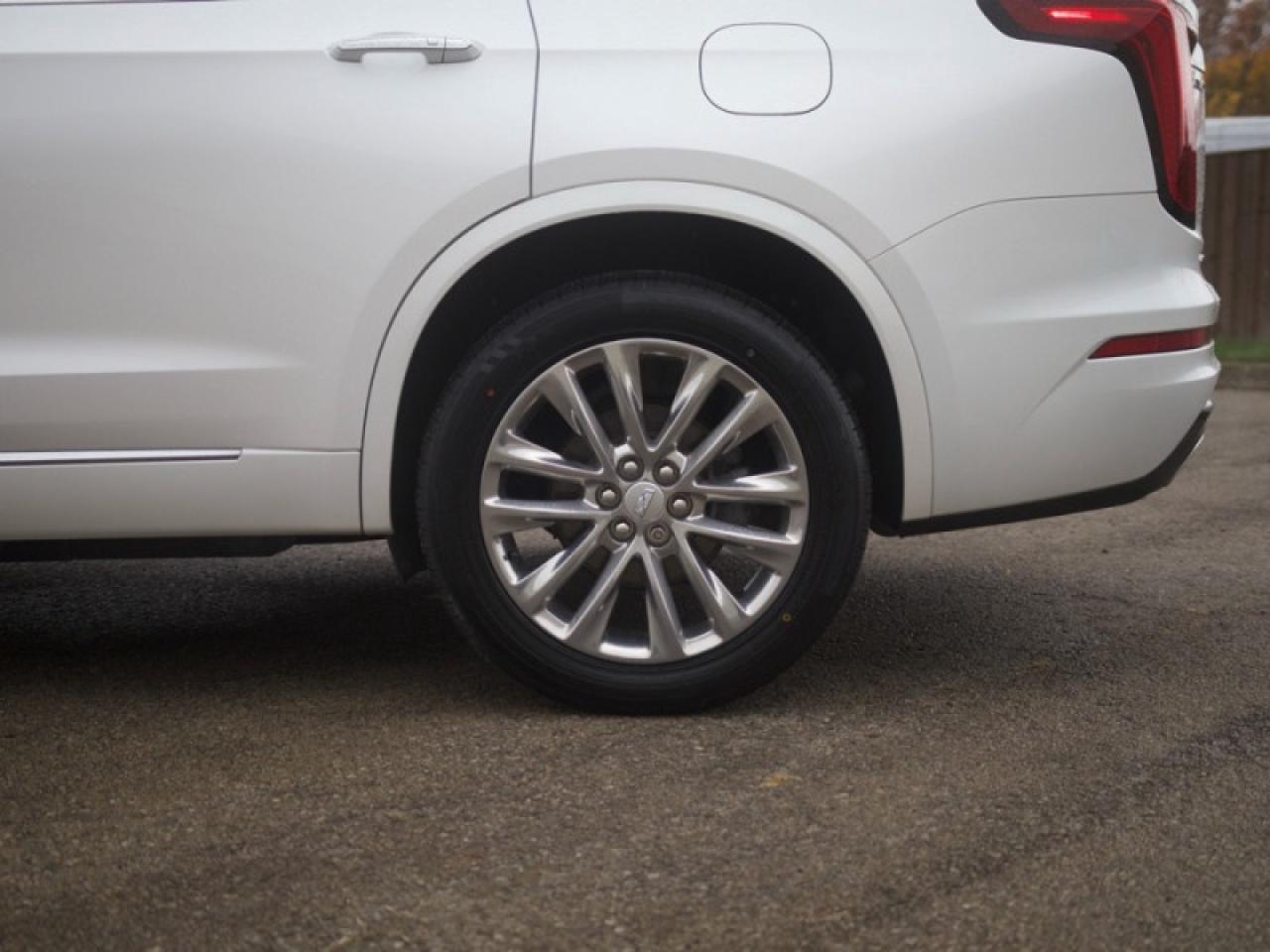 2021 Cadillac XT6 Premium Luxury  **VERY CLEAN - 6 PASS** Photo