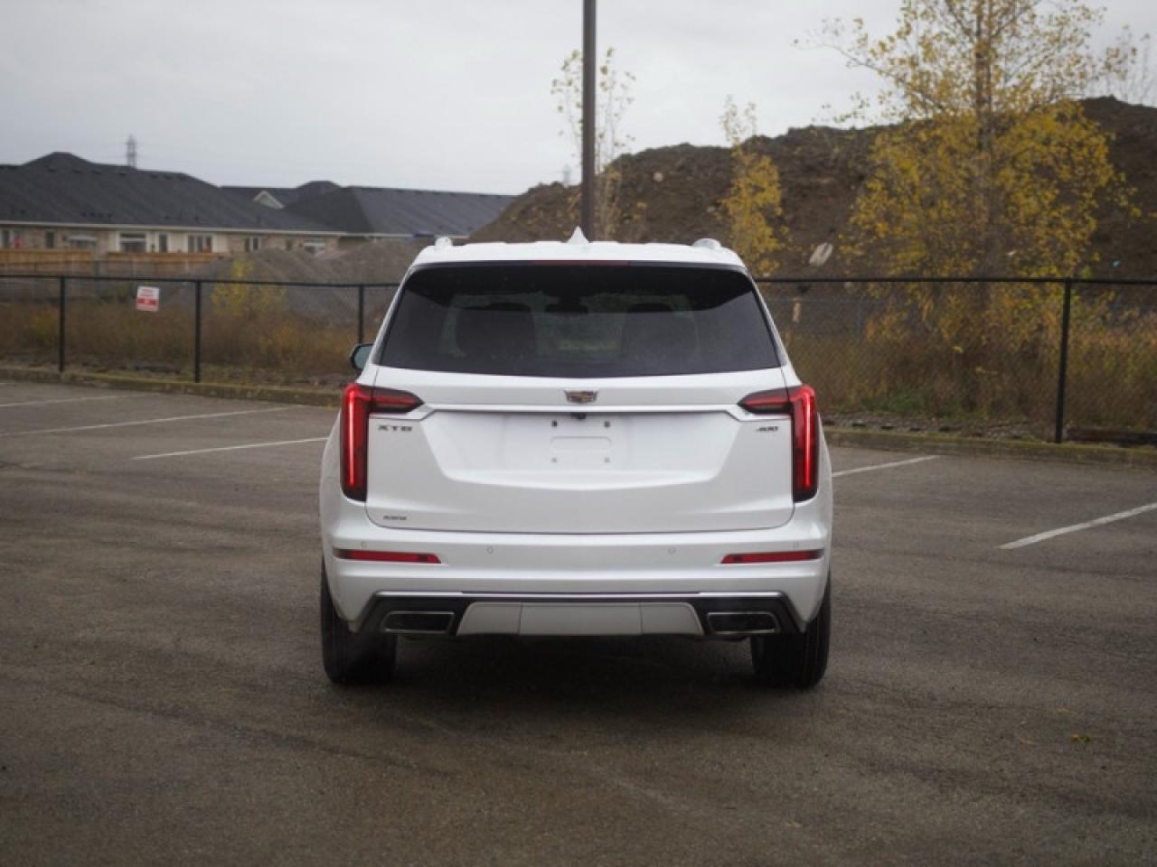 2021 Cadillac XT6 Premium Luxury  **VERY CLEAN - 6 PASS** Photo3
