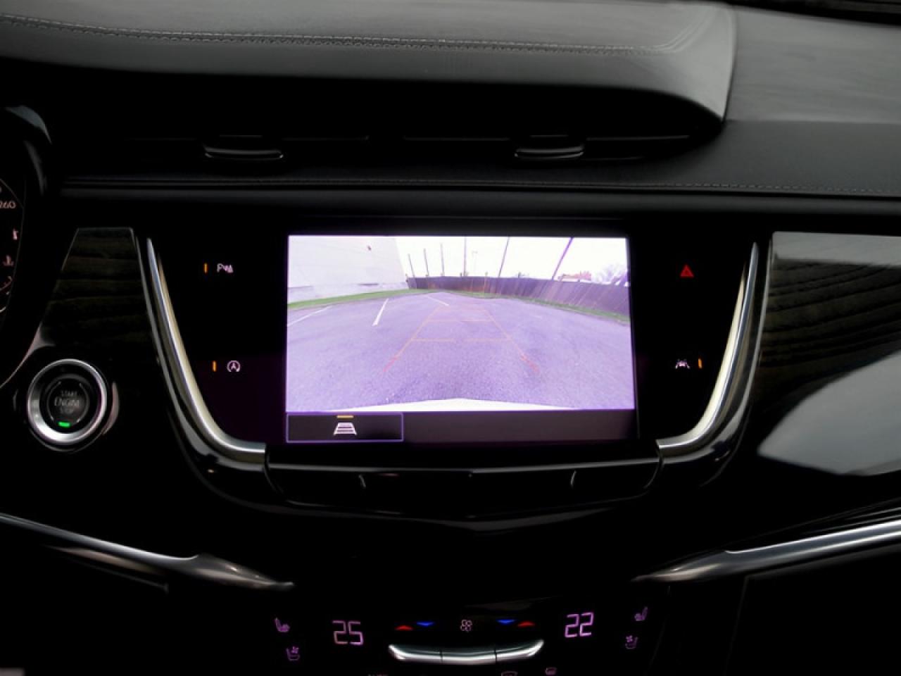 2021 Cadillac XT6 Premium Luxury  **VERY CLEAN - 6 PASS** Photo