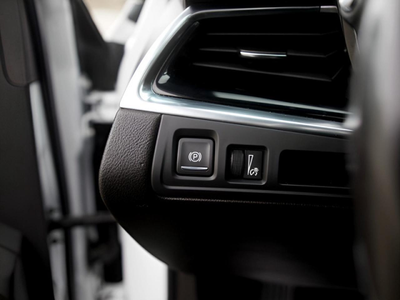 2021 Cadillac XT6 Premium Luxury  **VERY CLEAN - 6 PASS** Photo