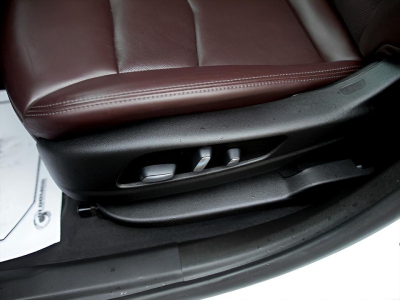 2021 Cadillac XT6 Premium Luxury  **VERY CLEAN - 6 PASS** Photo