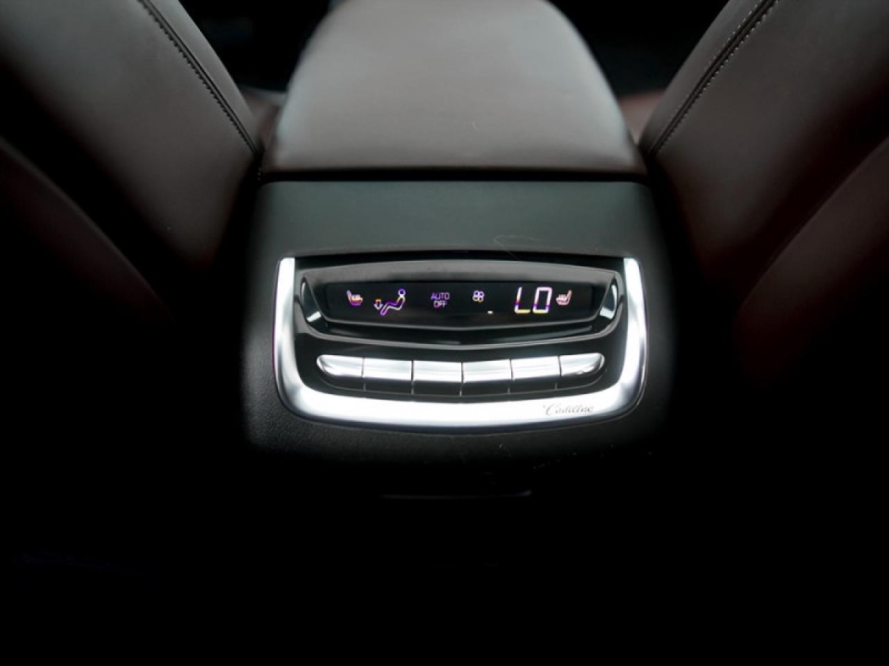 2021 Cadillac XT6 Premium Luxury  **VERY CLEAN - 6 PASS** Photo