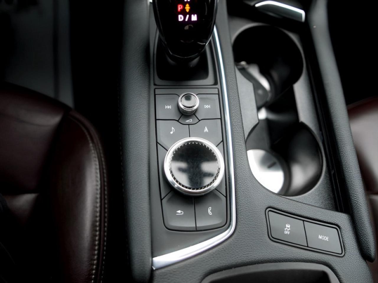 2021 Cadillac XT6 Premium Luxury  **VERY CLEAN - 6 PASS** Photo