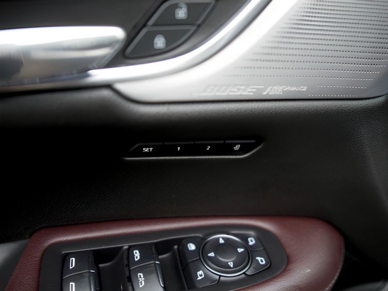 2021 Cadillac XT6 Premium Luxury  **VERY CLEAN - 6 PASS** Photo