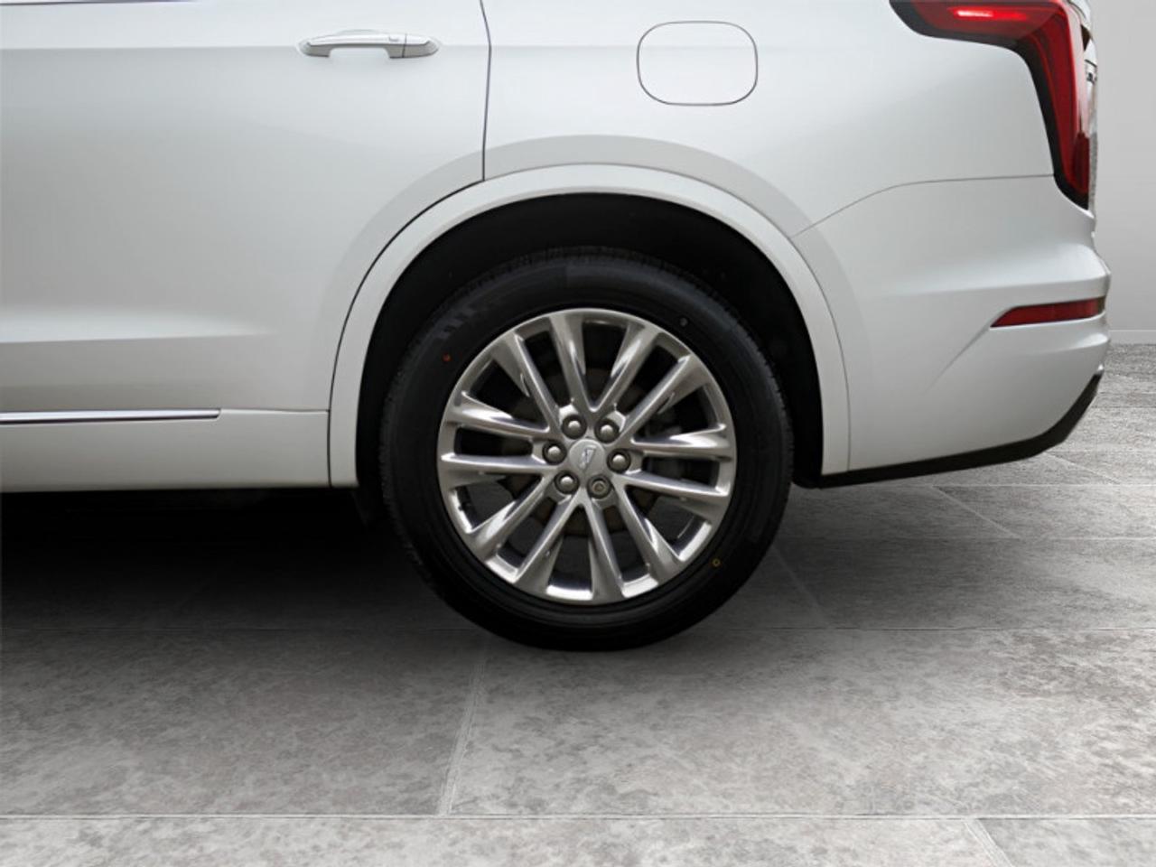 2021 Cadillac XT6 Premium Luxury  **VERY CLEAN - 6 PASS** Photo