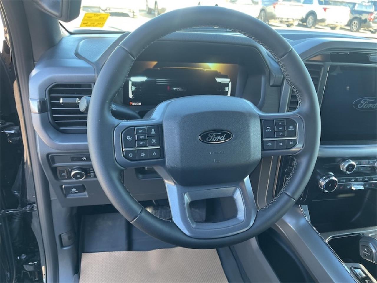 2025 Ford F-150 XLT Photo5