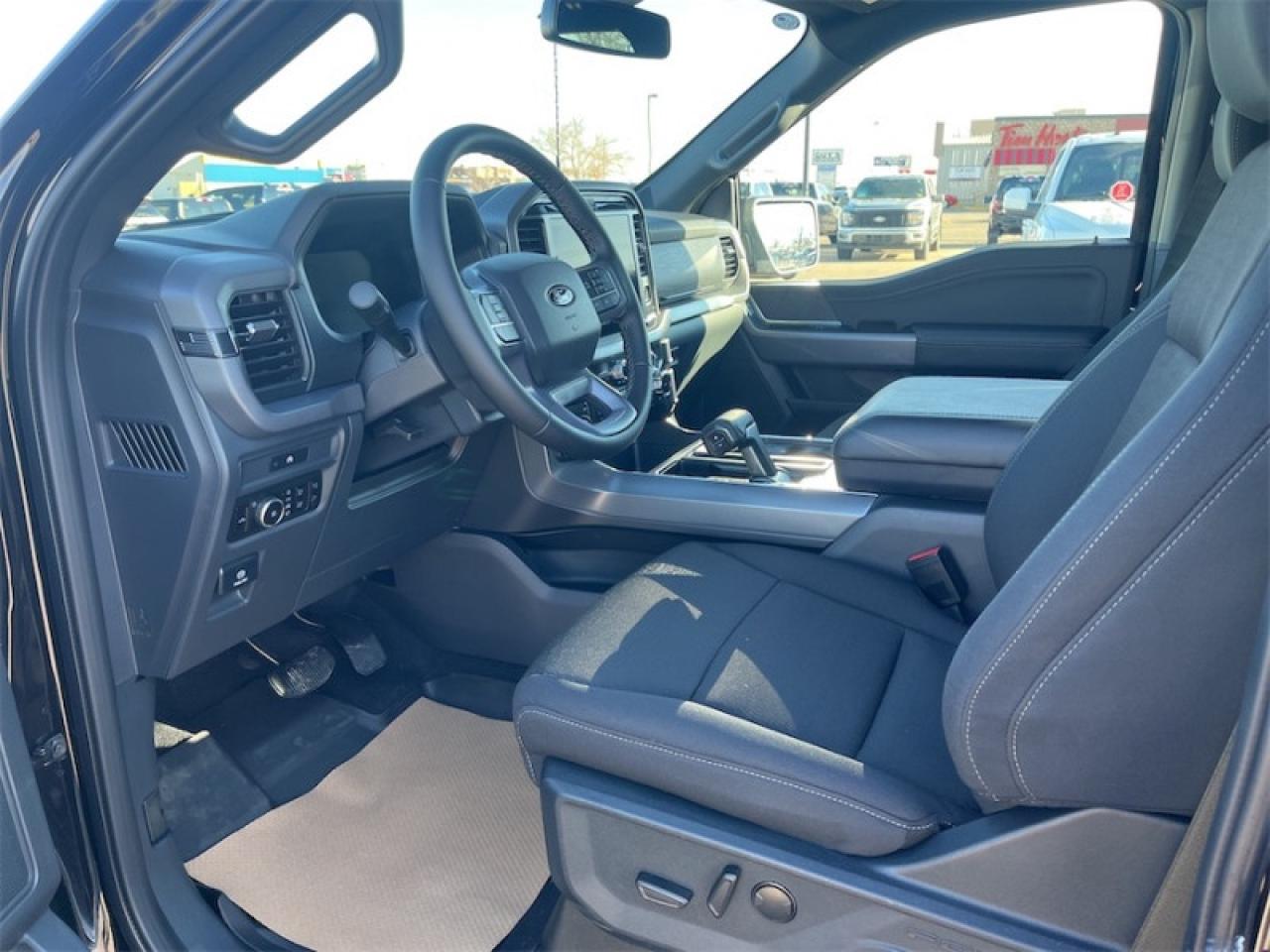 2025 Ford F-150 XLT Photo5