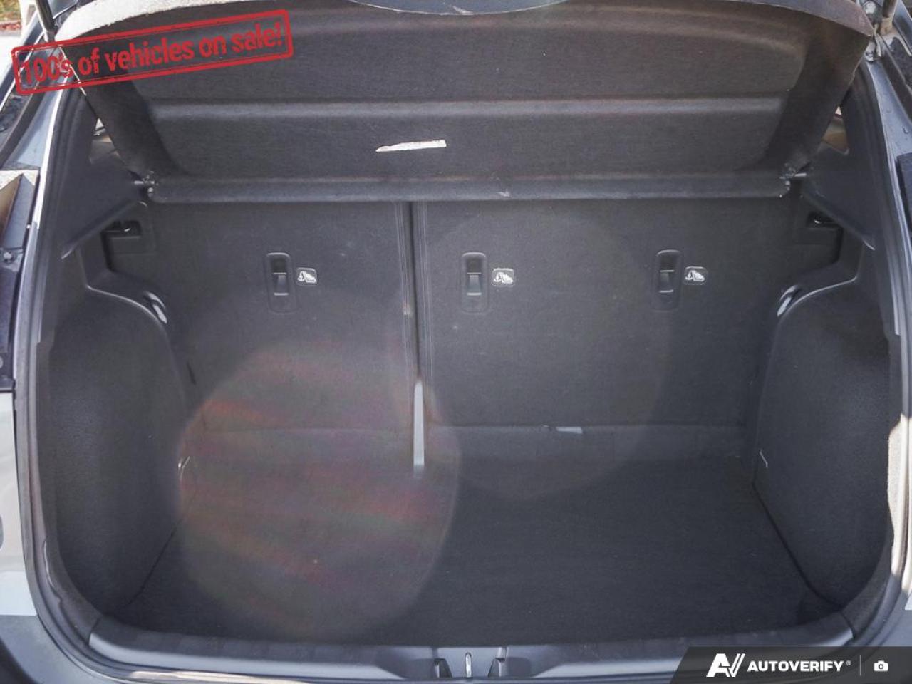 2019 Nissan Kicks SR Photo