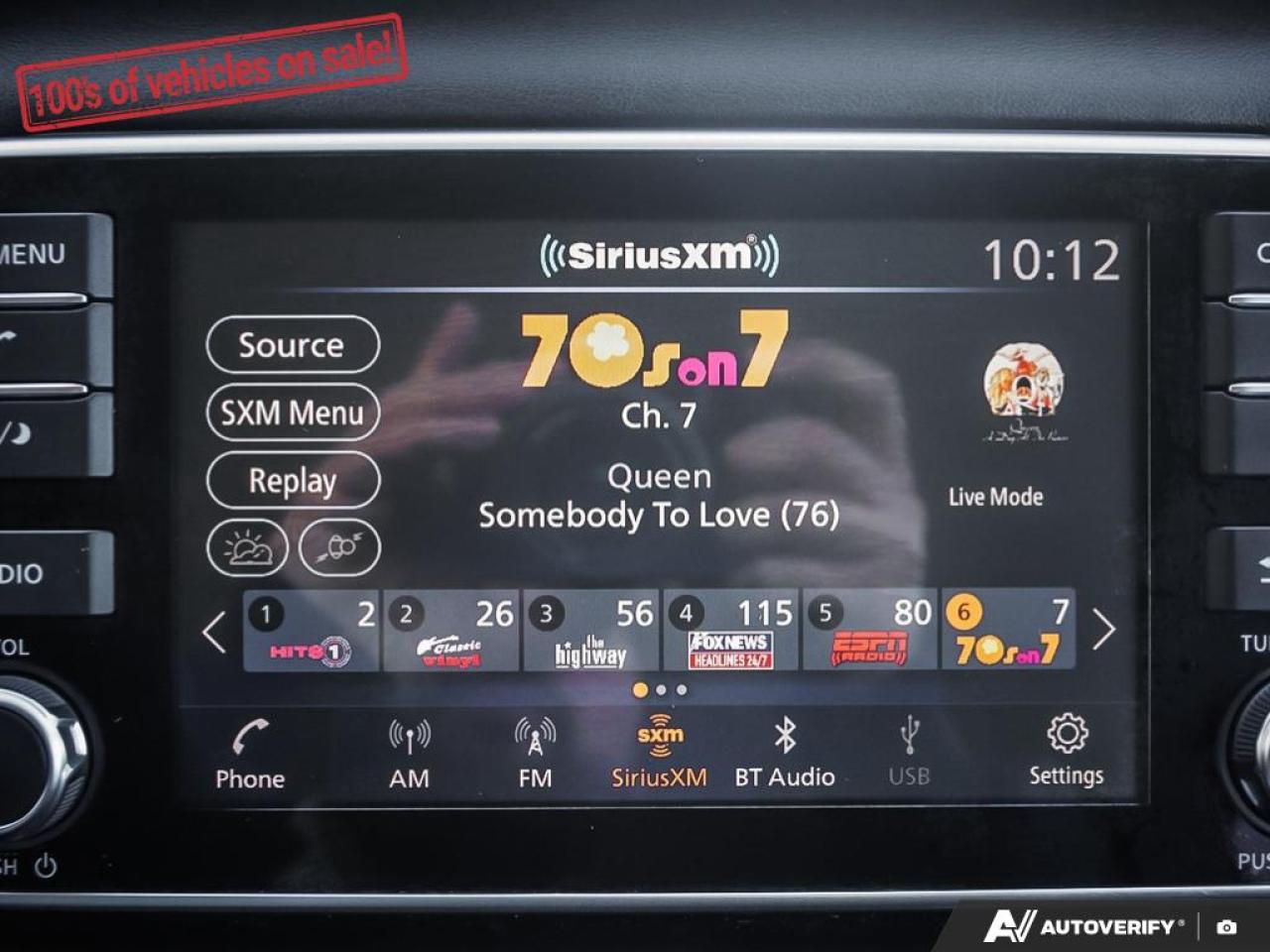 2019 Nissan Kicks SR Photo