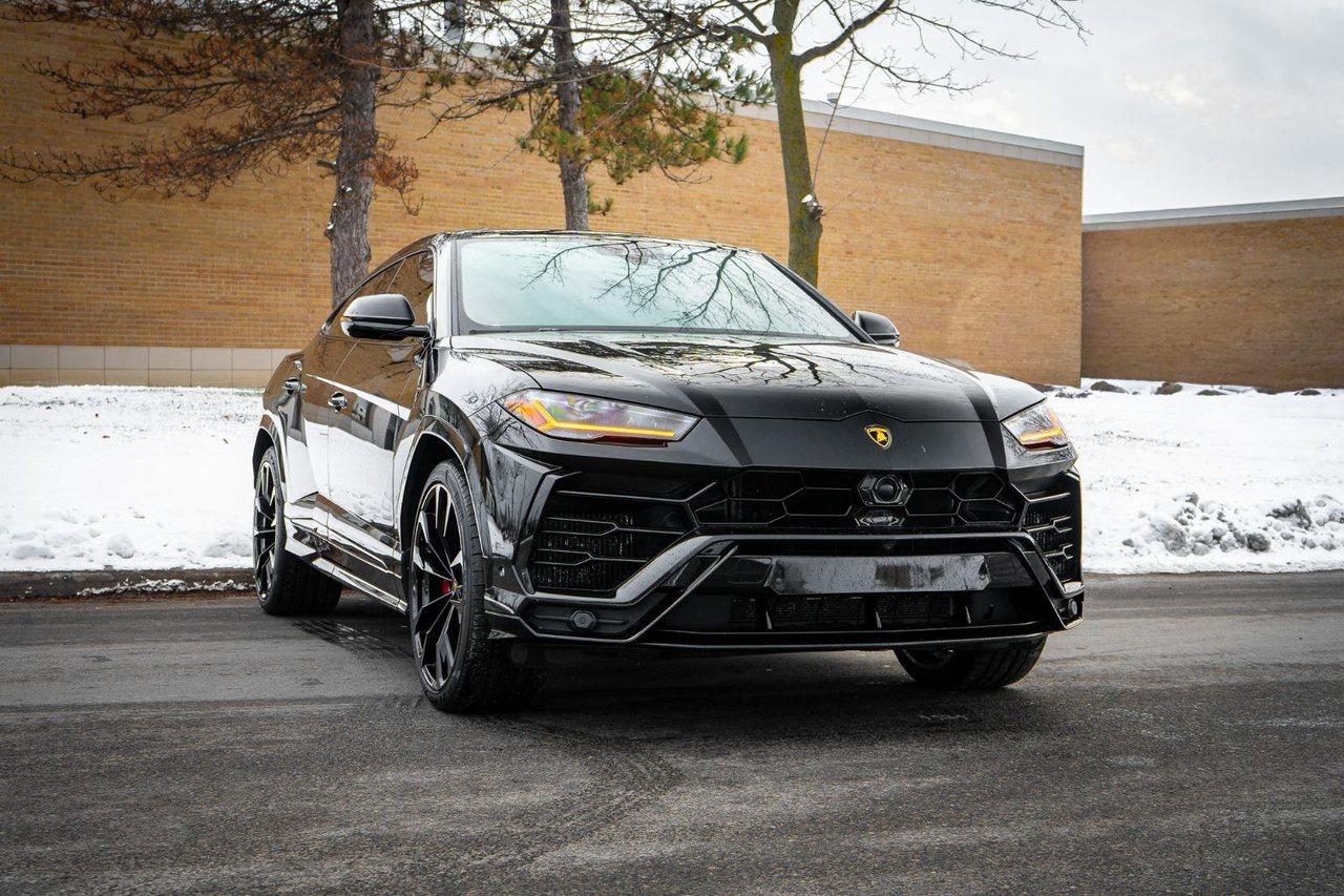 2022 Lamborghini Urus  Photo