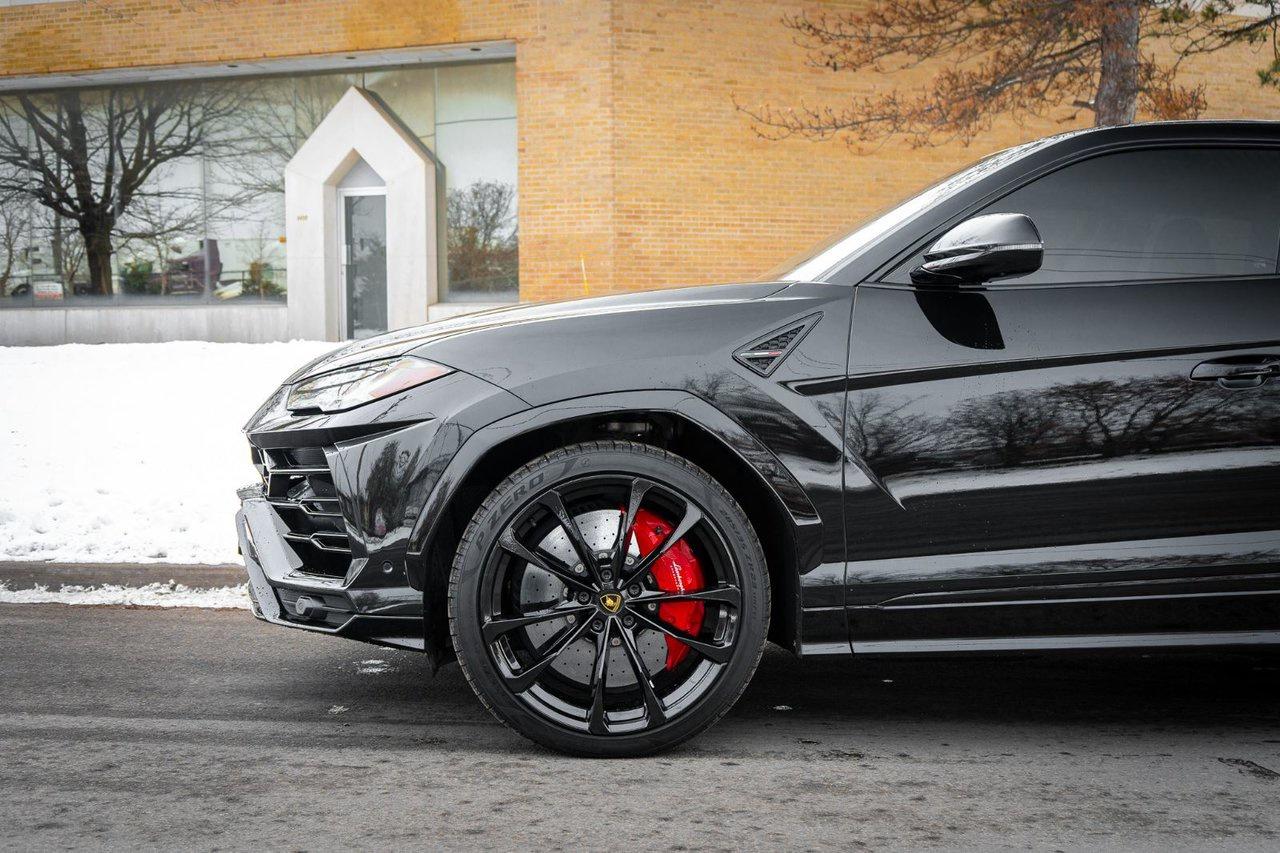 2022 Lamborghini Urus  Photo