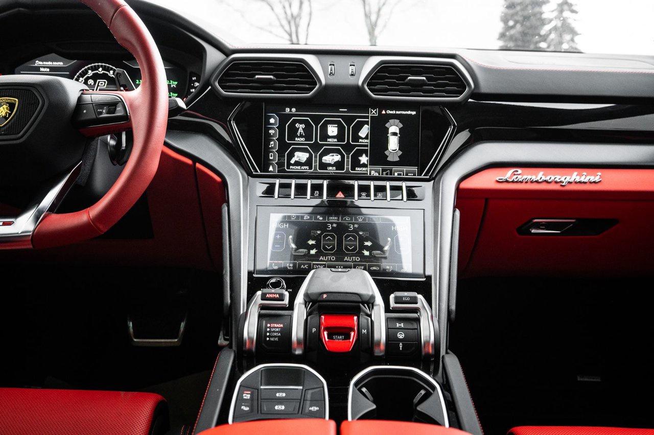 2022 Lamborghini Urus  Photo