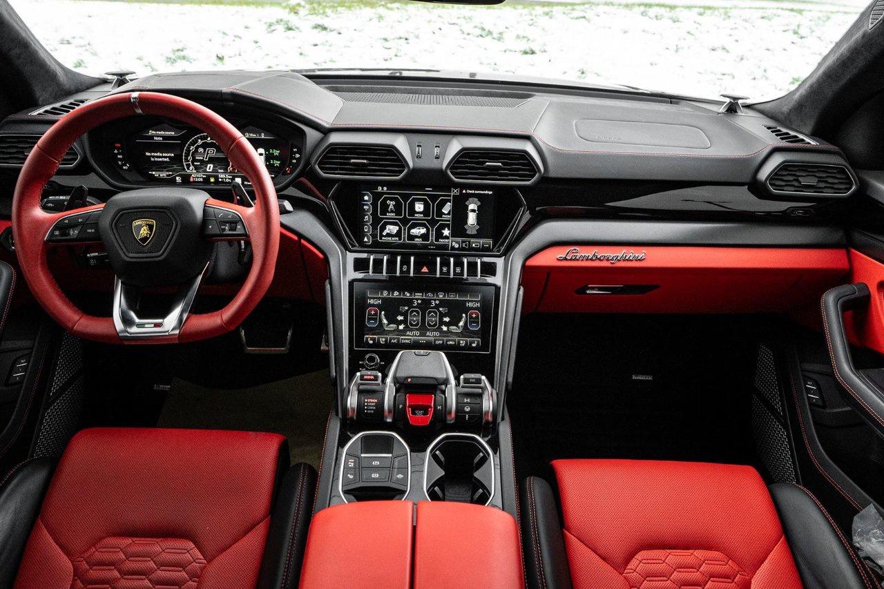 2022 Lamborghini Urus  Photo
