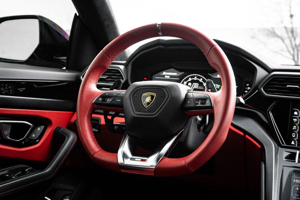 2022 Lamborghini Urus  Photo